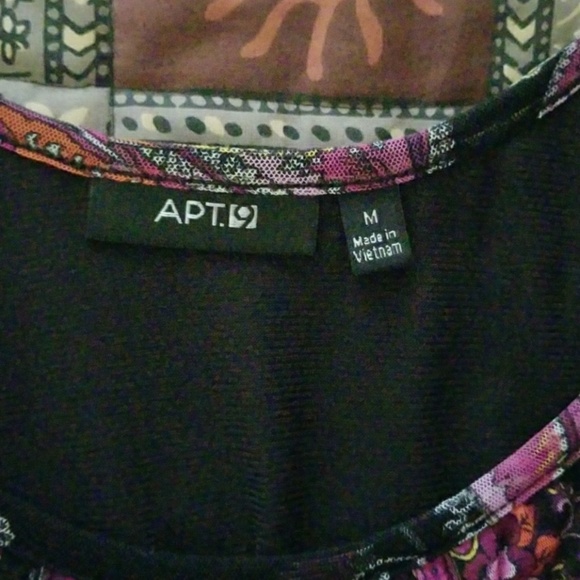 Top - Picture 2 of 3